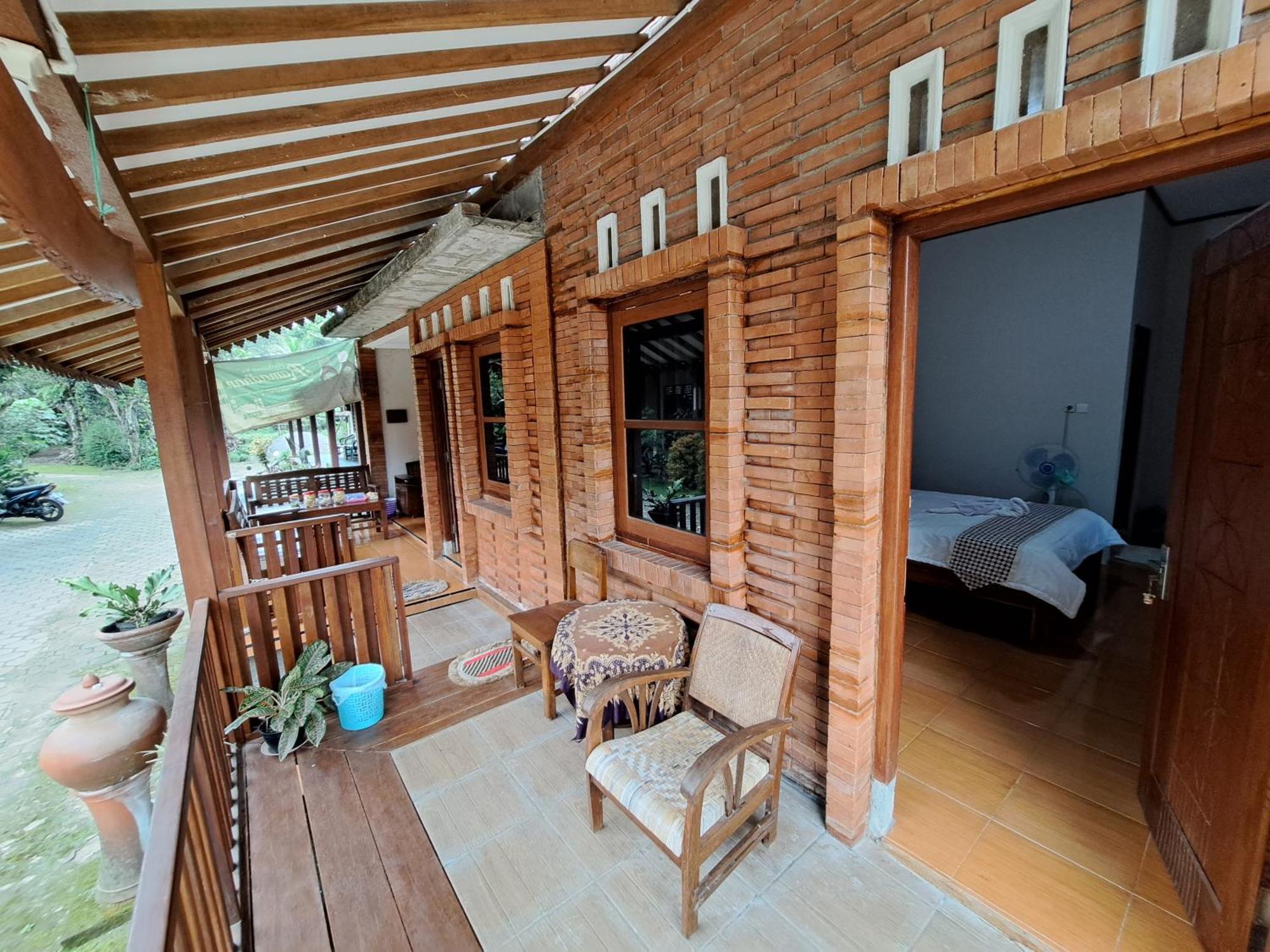Romadhoni Homestay Magelang Rum bild